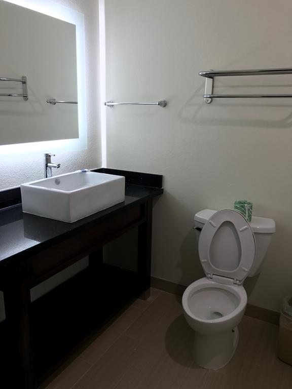Americas Best Value Inn & Suites Spring / N. Houston Ngoại thất bức ảnh