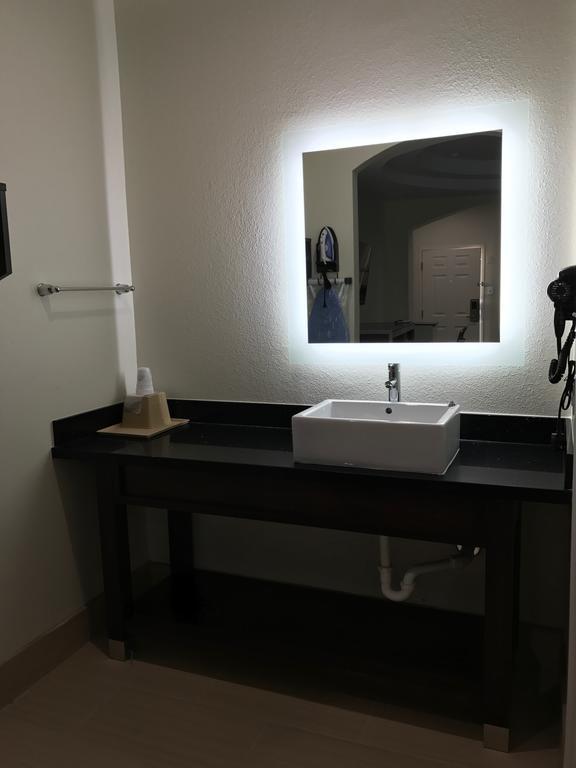 Americas Best Value Inn & Suites Spring / N. Houston Ngoại thất bức ảnh